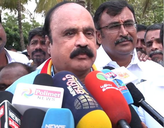தி.மு.க.-அ.தி.மு.க. ஒன்று சேர்ந்து வந்தாலும் இனி விஜயை வீழ்த்த முடியாது! – புகழேந்தி இந்தியாவில் 700 நாடாளுமன்ற, சட்டமன்ற உறுப்பினர்கள் ராஜினாமா செய்துள்ளனர்; கருணாநிதியே ராஜினாமா செய்துள்ளாரே? – புகழேந்தி கேள்வி