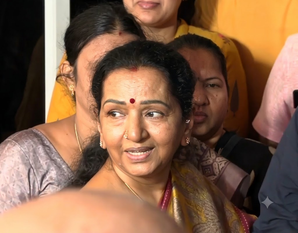 இசையமைப்பாளர் தேவா உடலுக்கு நேரில் அஞ்சலி செலுத்திய முதலமைச்சர் விஜயின் தாயார் ஷோபா!