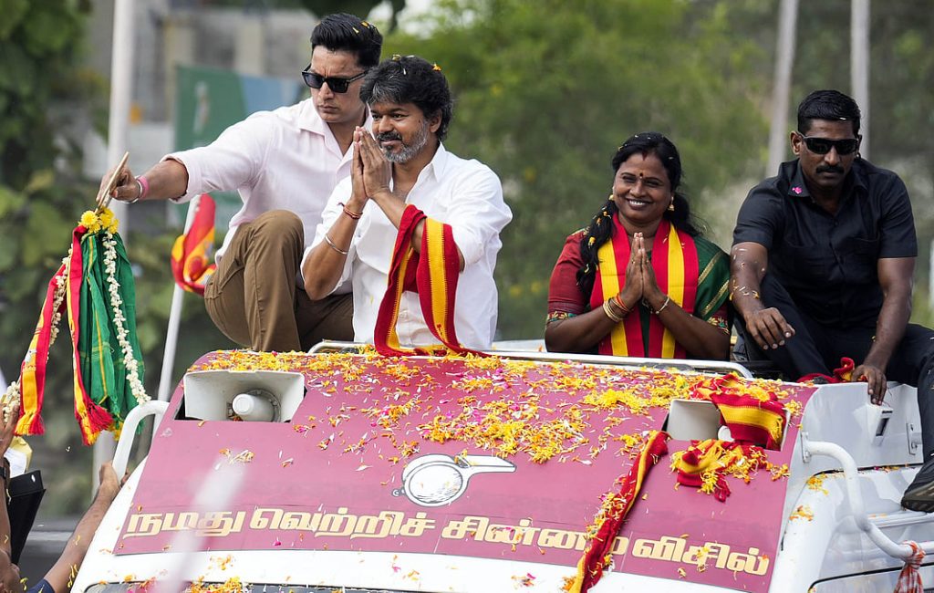 மதுராந்தகத்தில் 5-ஆம் சுற்று வாக்கு எண்ணிக்கை: 20,189 வாக்குகளுடன் தவெக வேட்பாளர் மரகதம் குமரவேல் முன்னிலை!