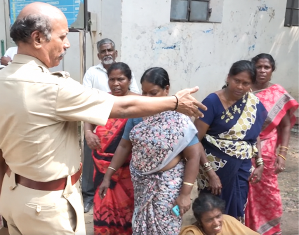 சென்னையில் விஷவாயு தாக்கி மாநகராட்சி ஒப்பந்தத் தொழிலாளர்கள் இருவர் பலி! – இழப்பீடு, அரசு வேலை கேட்டு ஸ்டான்லி மருத்துவமனையில் உறவினர்கள் தர்ணா