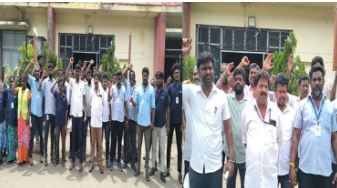 பரனூர் சுங்கச்சாவடியில் 140 ஊழியர்கள் பணி நீக்கம்! MLFF முறைக்கு எதிராகத் தர்ணா போராட்டம்