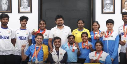 ஆசிய பாரா விளையாட்டுப் போட்டியில் பதக்கங்கள் வென்ற தமிழக வீரர், வீராங்கனைகள்! உதயநிதி ஸ்டாலினை நேரில் சந்தித்து வாழ்த்து பெற்றனர்