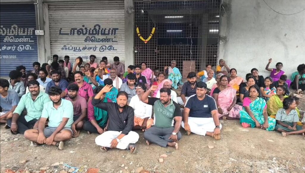 செங்கல்பட்டு அருகே புதிதாகத் திறக்கப்பட்ட டாஸ்மாக் கடைக்கு எதிர்ப்பு! பெண்கள், குழந்தைகள் அமர்ந்து போராட்டம்