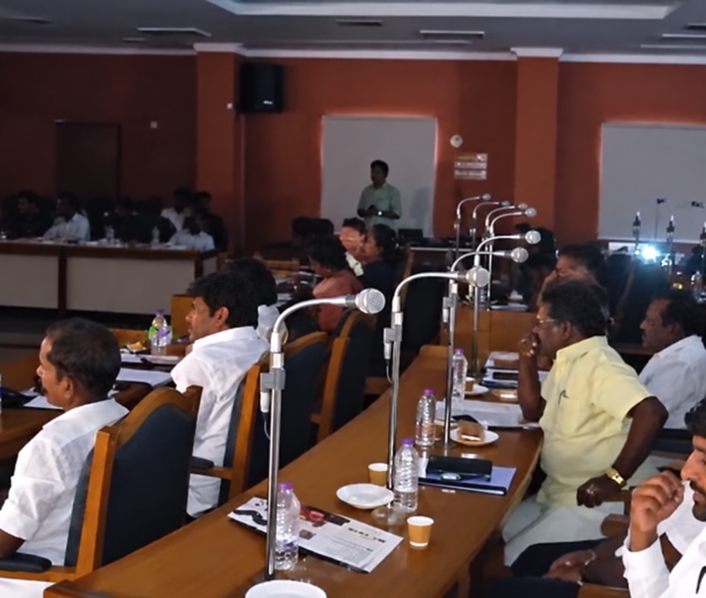 ஆவடி மாநகராட்சி கூட்டத்தில் திடீர் மின்தடை – விசில் அடித்து, கைத்தட்டிய மாமன்ற உறுப்பினர்கள்!