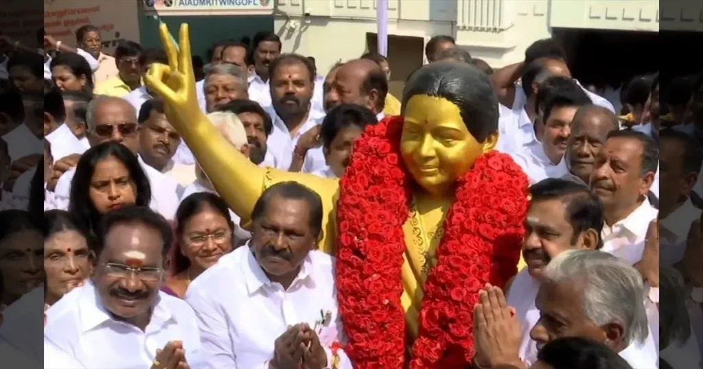 அதிமுகவின் 55-வது ஆண்டு விழா: எம்.ஜி.ஆர்., ஜெயலலிதா சிலைகளுக்கு மாலை அணிவித்து இபிஎஸ் மரியாதை!