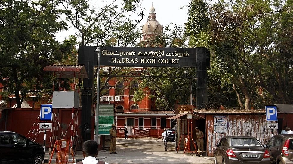 பசி வந்தால் பத்தும் பறந்து போகும்!– தஞ்சை பெரிய கோயில் எதிரே உள்ள உணவகத்துக்கு பெயர் பயன்படுத்தத் தடை!