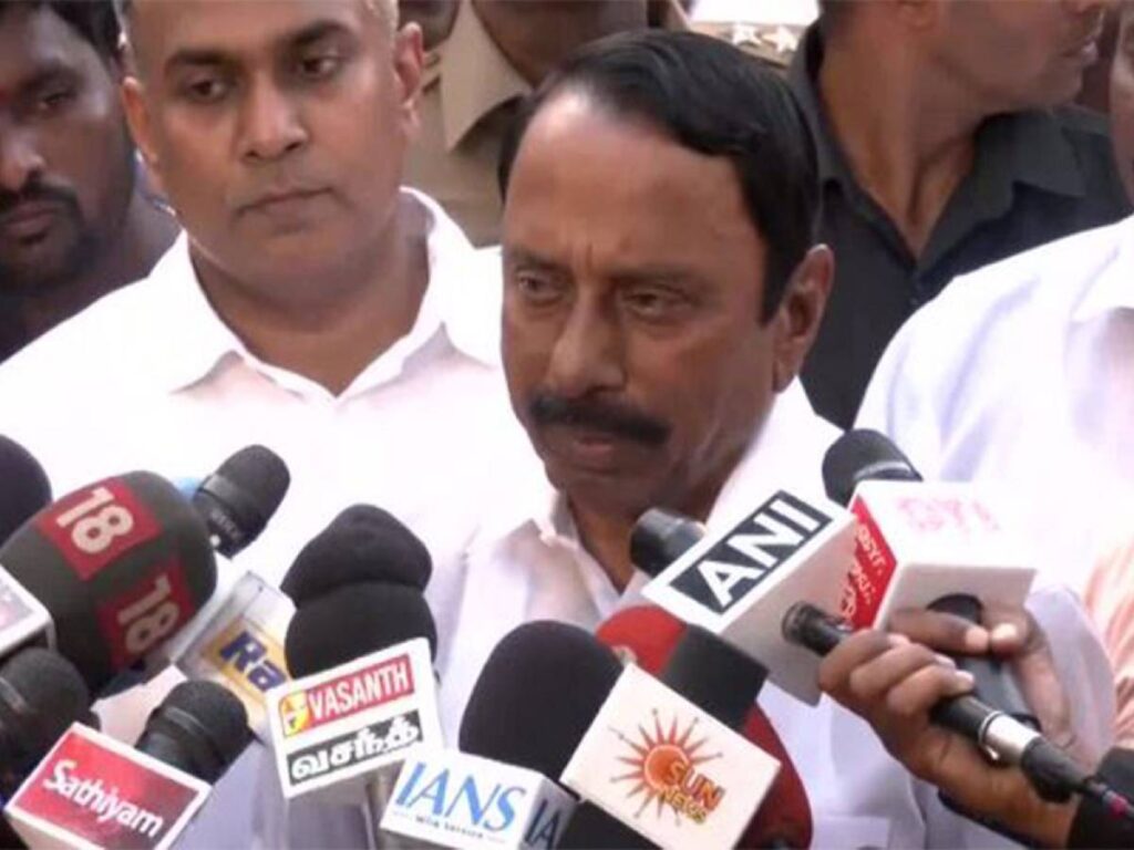 உள்ளாட்சித் தேர்தலை நடத்த விஜய் அச்சப்படவில்லை; மறுசீரமைப்பே காரணம்! – அமைச்சர் செங்கோட்டையன் பேட்டி